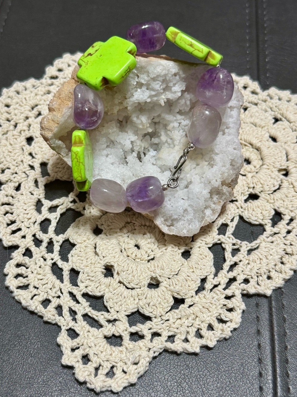 Handmade Natural Amethyst & Lime Green Howlite Turquoise Stone Bracelet